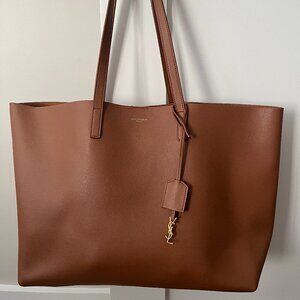 SHOPPING SAINT LAURENT LEATHER TOTE with interior zipped purse